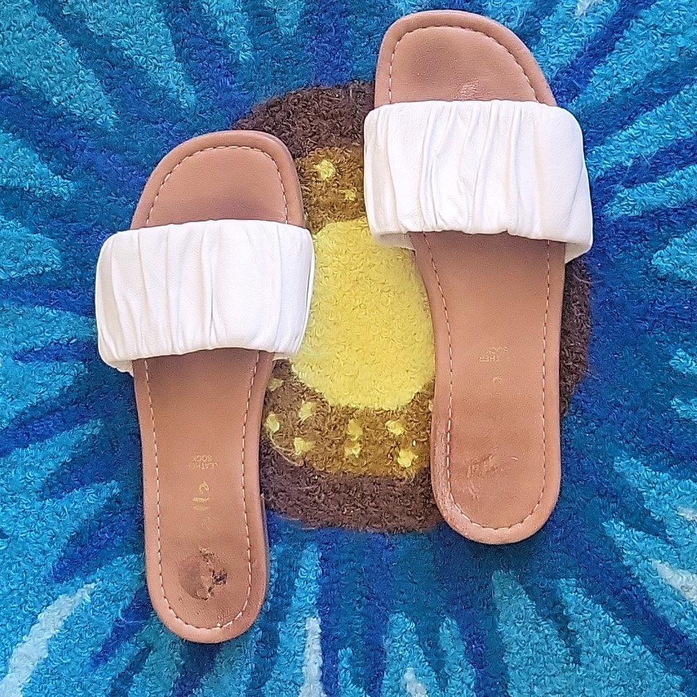 Adorable Mariella White Sandals Size 8